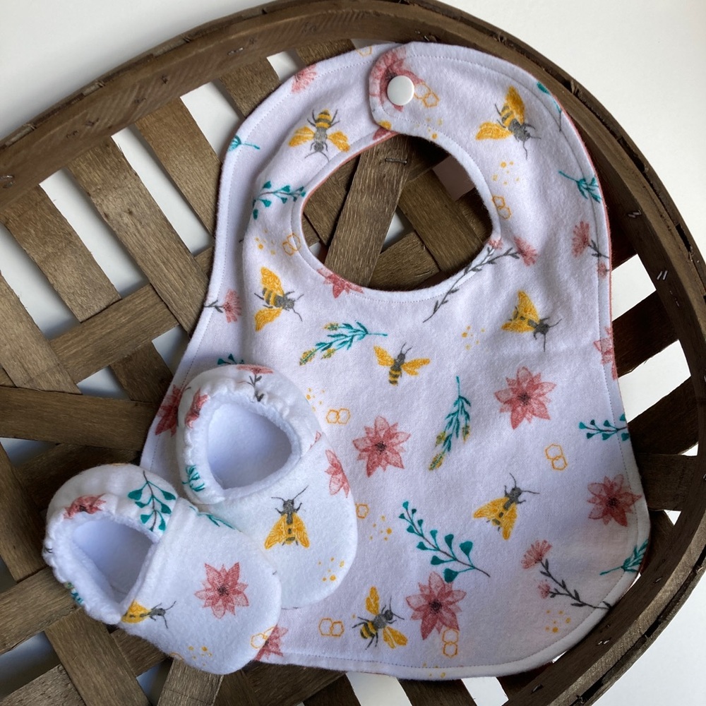 ✨Handmade✨ Baby Bib and Soft Shoes Gift Set, 6-12 months